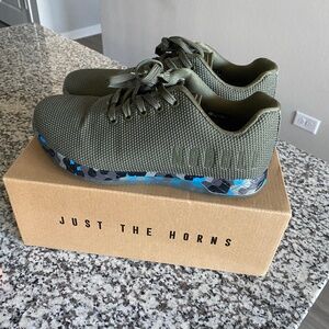 NO BULL women’s trainers